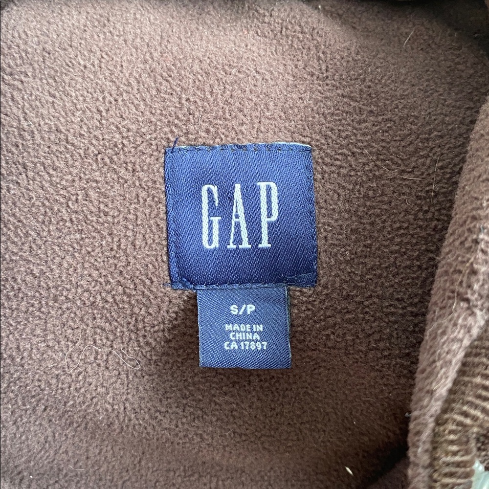 GAP Corduroy Down Filled Puffer Vest - Picture 4 of 12